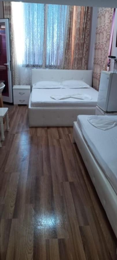 British Hotel Himare Buitenkant foto
