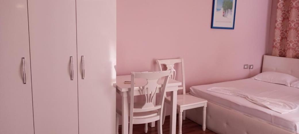British Hotel Himare Buitenkant foto