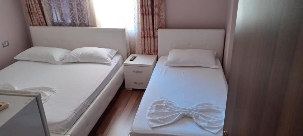 British Hotel Himare Buitenkant foto