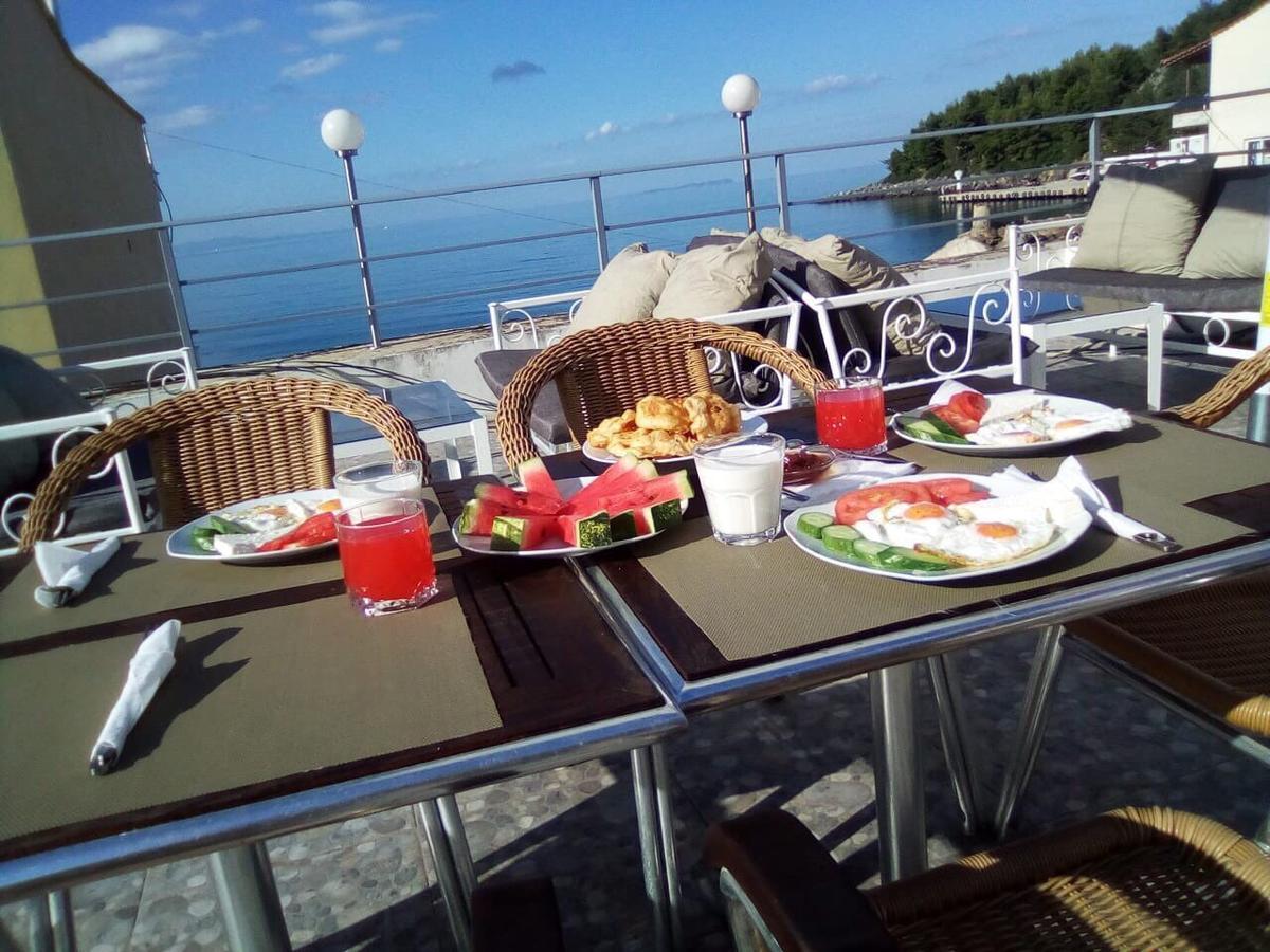 British Hotel Himare Buitenkant foto